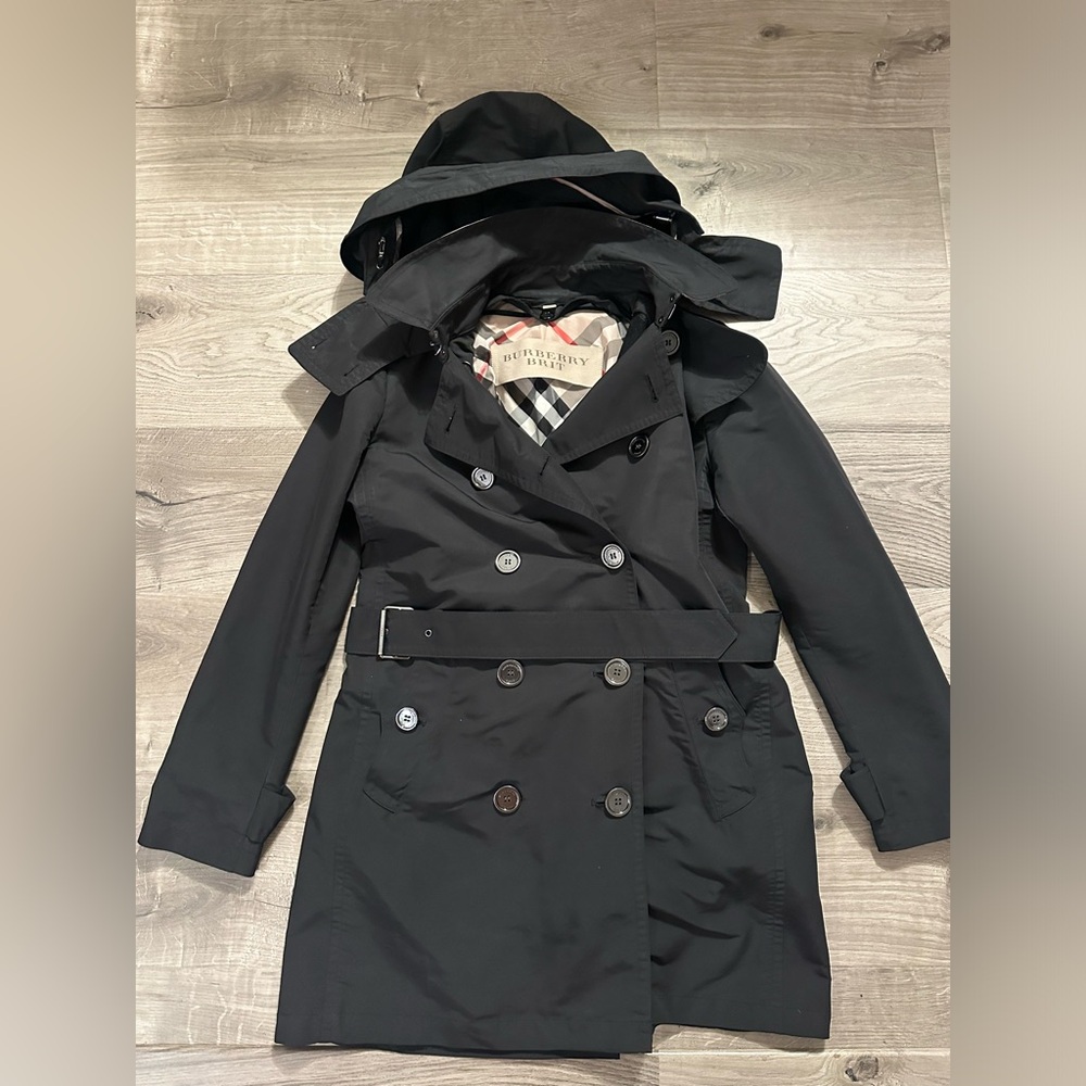 Women’s Burberry Brit Raincoat with Liner inside